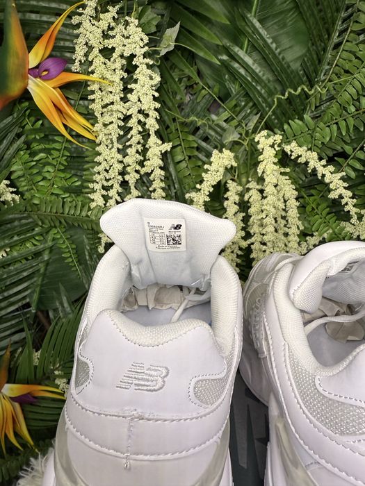 New Balance 9060 White Lether