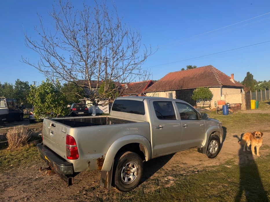 Toyota hilux 2.5D4D 4x4 plus blocaj se sateliti an 2012 euro 5