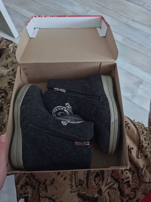 Продам детские валенки.