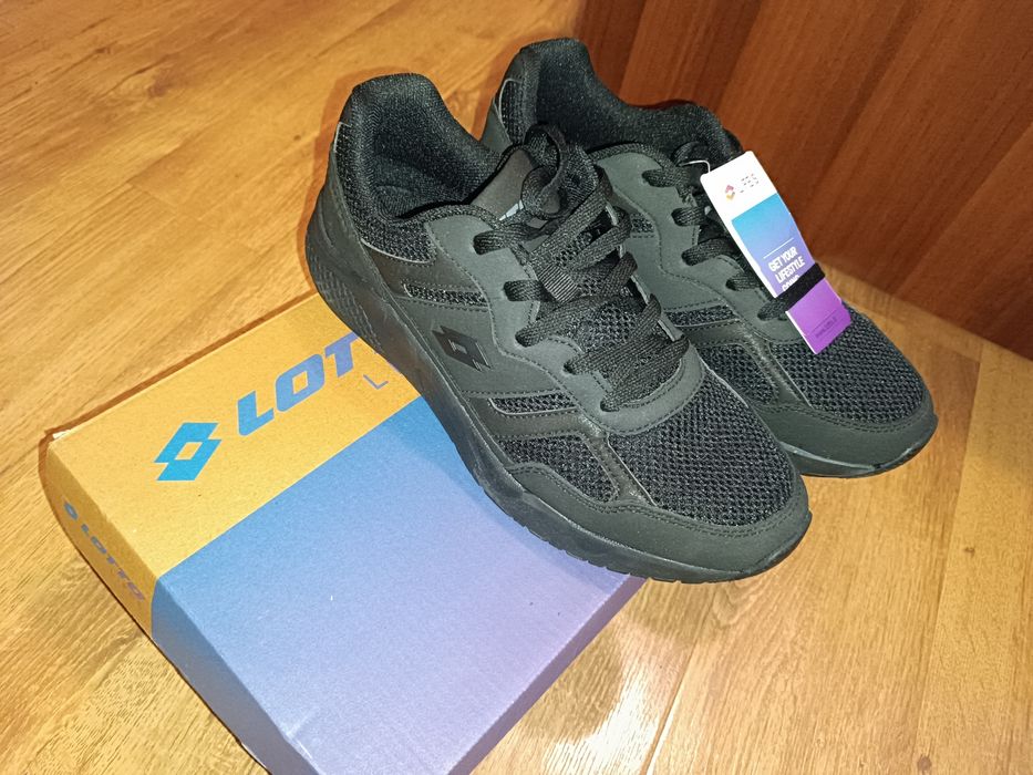 Нови Маратонки Lotto Zuko 40 номер