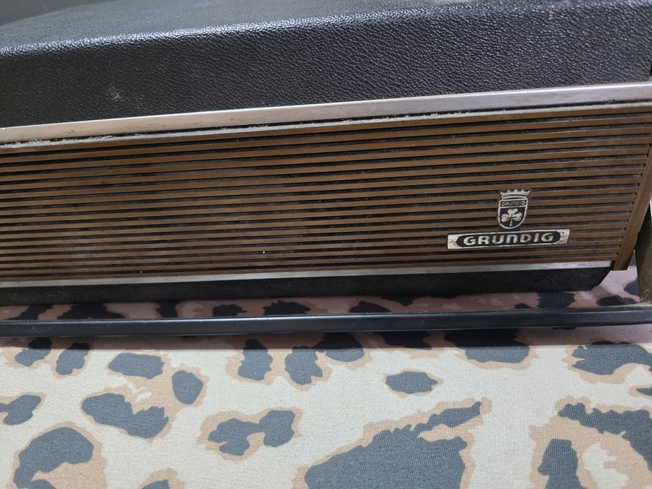 Magnetofon de epocă Grundig TK 146