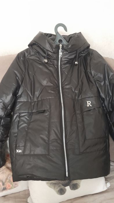 Продам женскую куртку