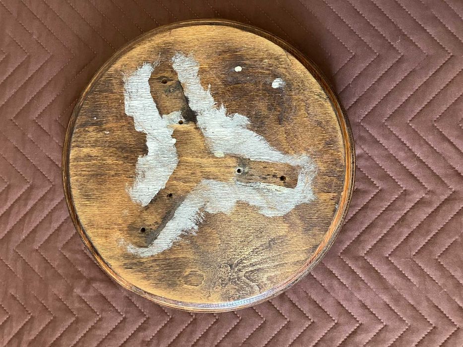 Дървена седалка от трикрако зъболекарско столче