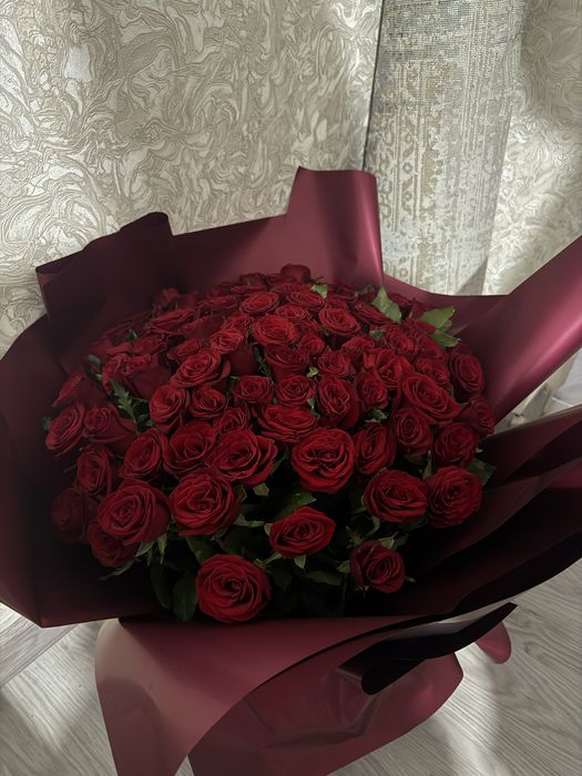 101 роза красные