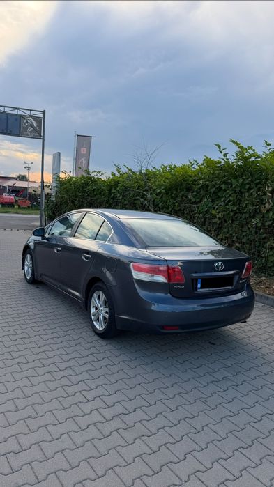 Auto Toyota Avensis
