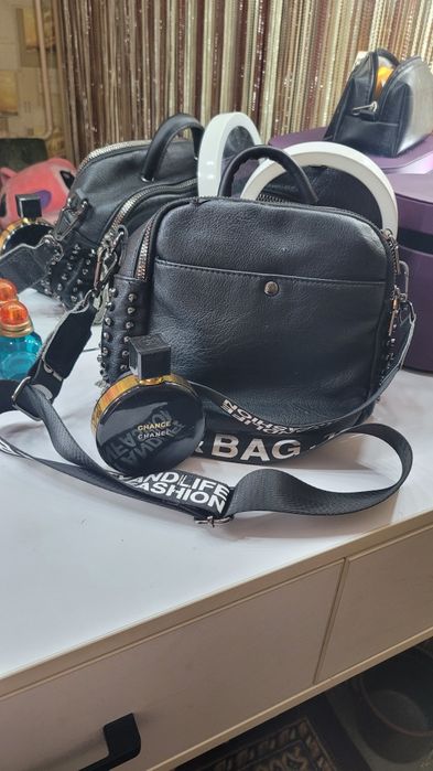 Стильная чёрная сумка через плечо