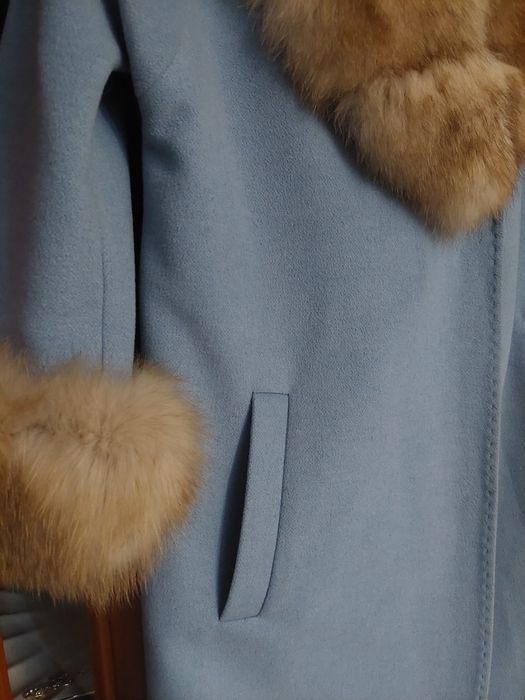 Пальто сатылады женский