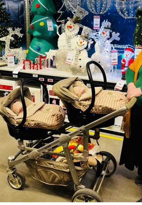 Количка за близнаци марка BREVI.