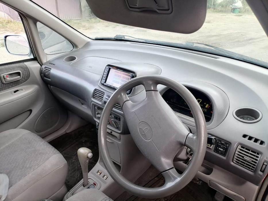 Продам Toyota Spacio