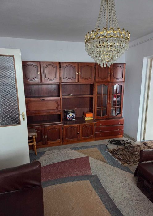 Apartament cu 3 camere de vânzare în Medgidia
