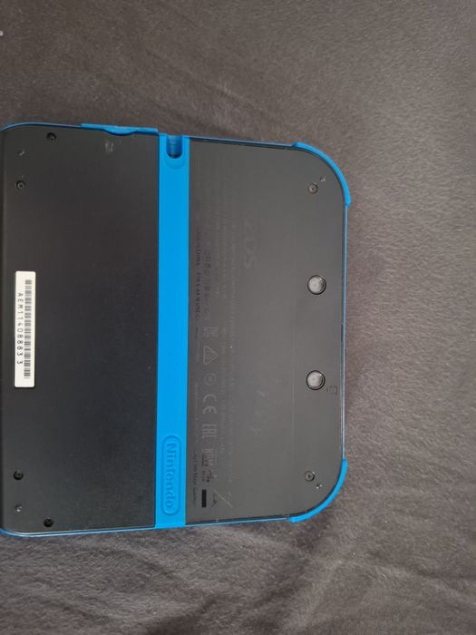 Nintendo 2ds albastru cu SD portul malfunctional