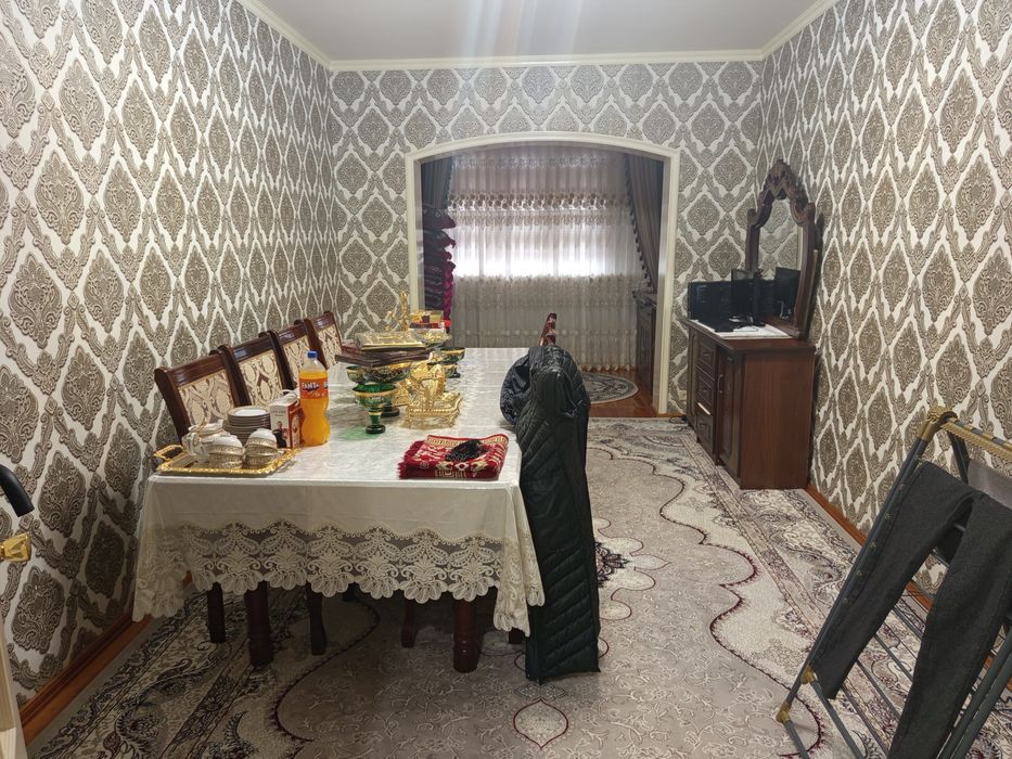 4 etajli domni 4 etajli. 3 xonali uy