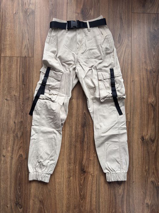 Бежови карго панталони