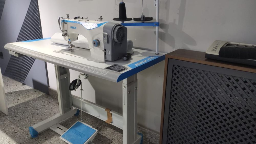 Швейная машинка Jack