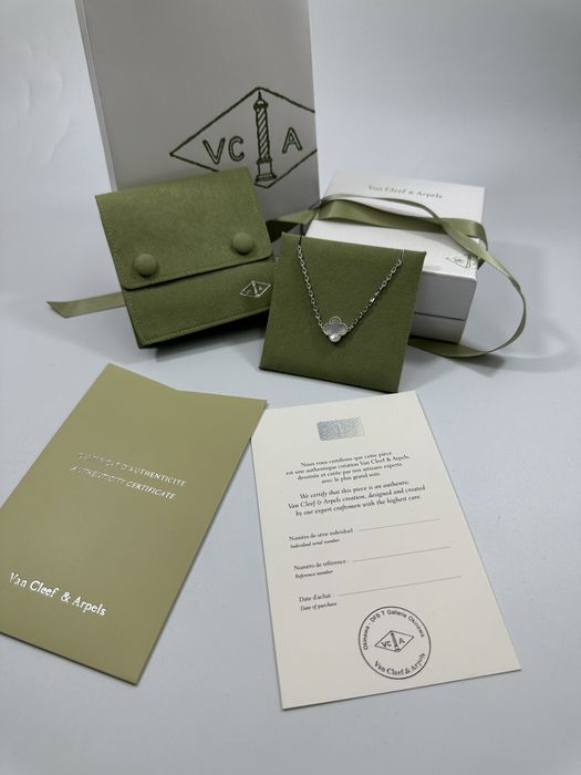 Brățară Van Cleef & Arpels White Gold 750 White Pearl