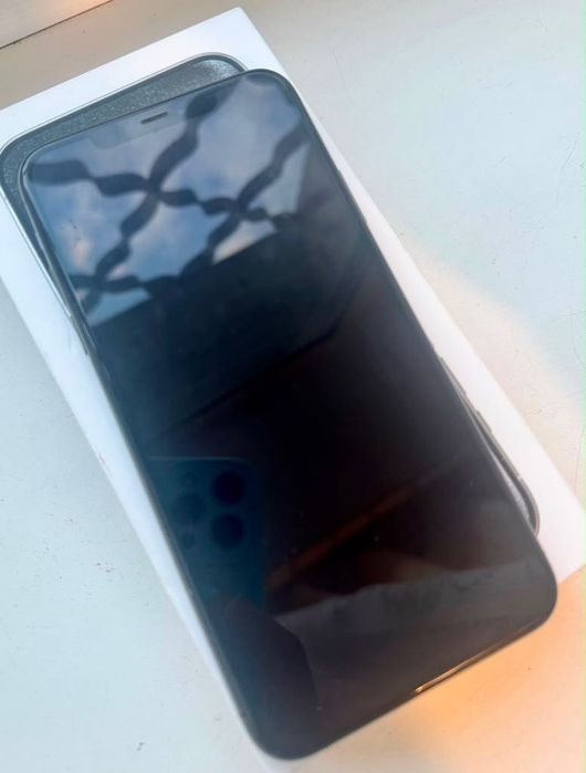 iPhone 11 Pro Max 256Gb США, аккумулятор 77%