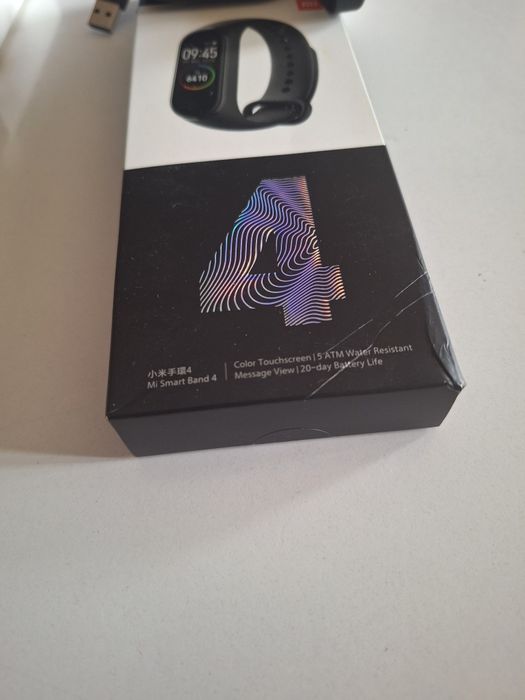 Смарт гривни MI Smart Band 4