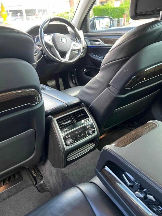 2019 BMW G11 seria 7 740e iPerformance 2.0 benzina + plug in Hibrid de UK Anglia volan dreapta fac schimb variante duba suv 4x4 SAU 2 masini