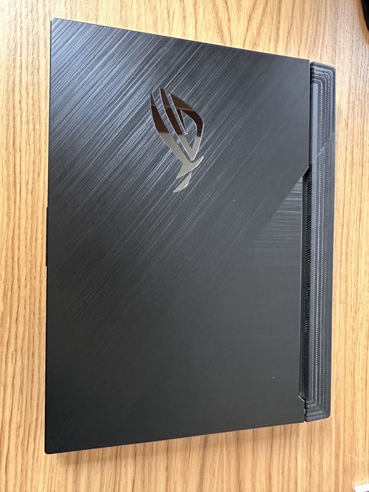 Laptop Gaming ASUS ROG Strix G15 – Stare Impecabilă
