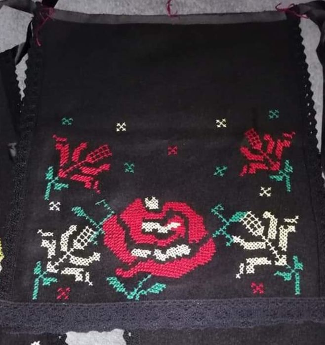 Vând Fote lucrate manual