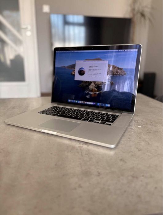 MacBook Pro Retina 15" / i7 / 8GB / 250GB SSD / с кутия и зарядно