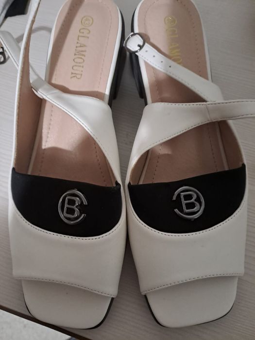 Продам туфли новые