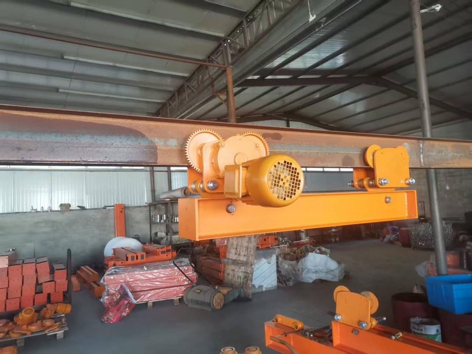 Подвесные концевые балки 2/3 т и 5 т с тормозами для кран-балок