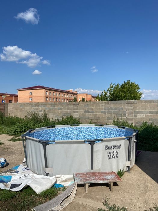 Бассейн срочно продаю