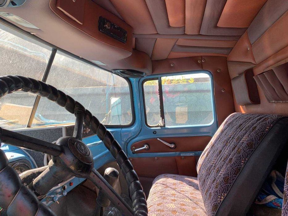 Зил сотилади.Узимники