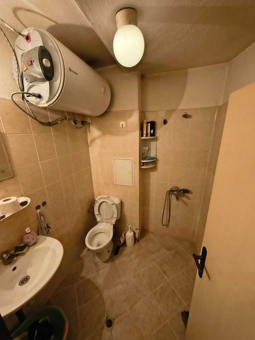 Дава се под наем Двустаен апартамент в София, Център - 60 кв.м за 488.58 € - Снимка #2