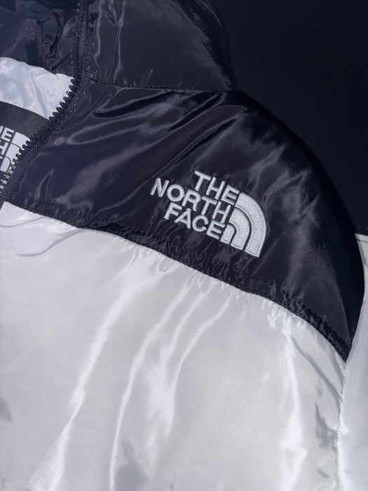 Geacă XL The North Face alb albă negru neagră Nouă nepurtată new