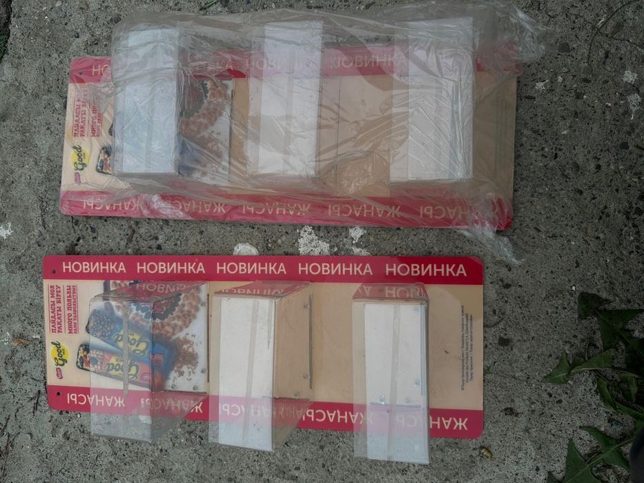 Продам тлрговые прилавки и подставки