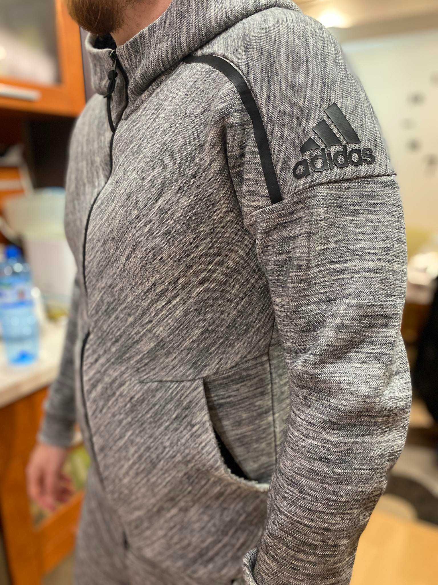 Adidas zne hotsell travel hoodie