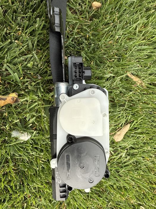 Centura dreapta bmw g30 g31 fata cu pretensioner si motoras