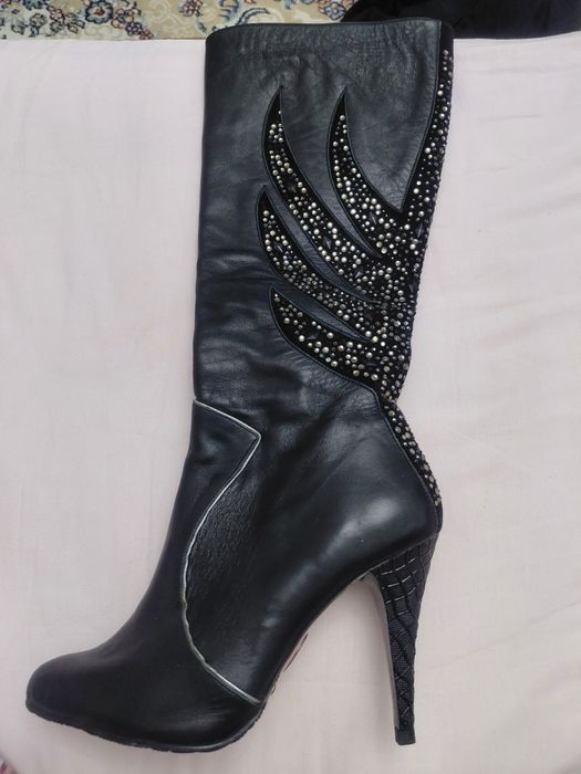 Женские сапоги со стразами