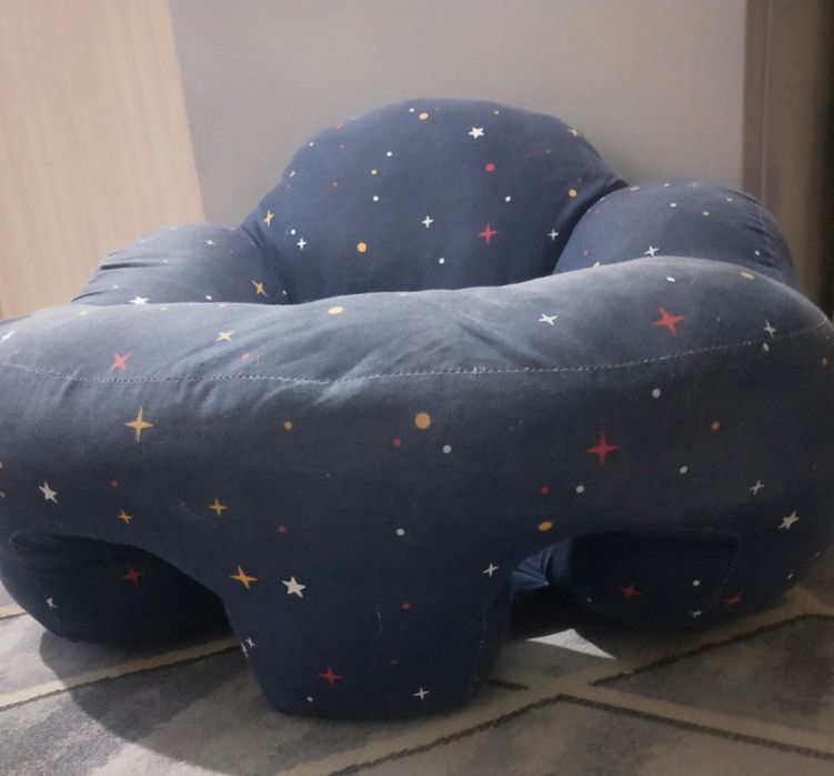 Продам мягкое кресло для маленьких детей