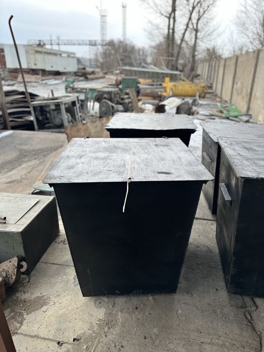 Мусорные контейнеры