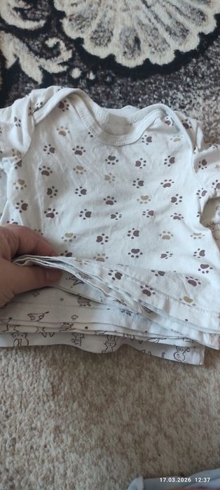 Продам коробку с детскими вещами