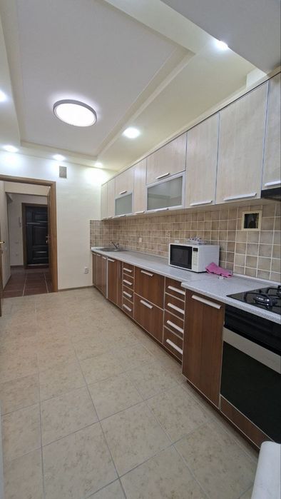 Дархан метро 3/7/9 77м2