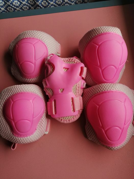Детски ролкови кънки + протектори