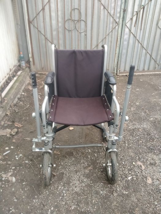 продаю инвалидную каляску