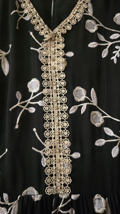 Платье красивое черное