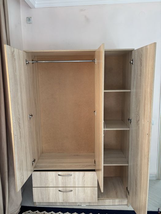 Срочно продается шкаф