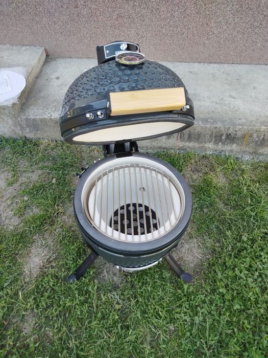 Vând grătar ceramic tip Kamado – Landmann Mini