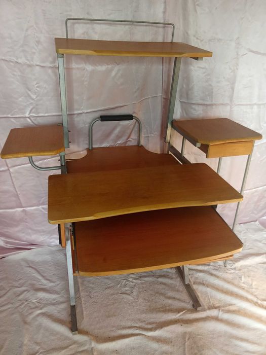 Стол компьютерный