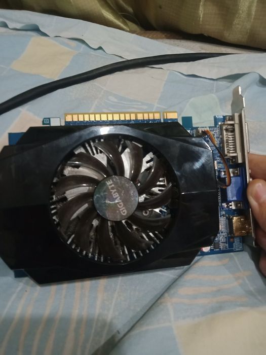Продам видеокарту Gtx 730 на 2GB