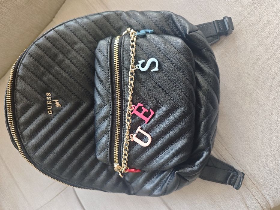 Дамска раница Guess