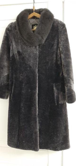Шуба мутоновая с норковым воротником