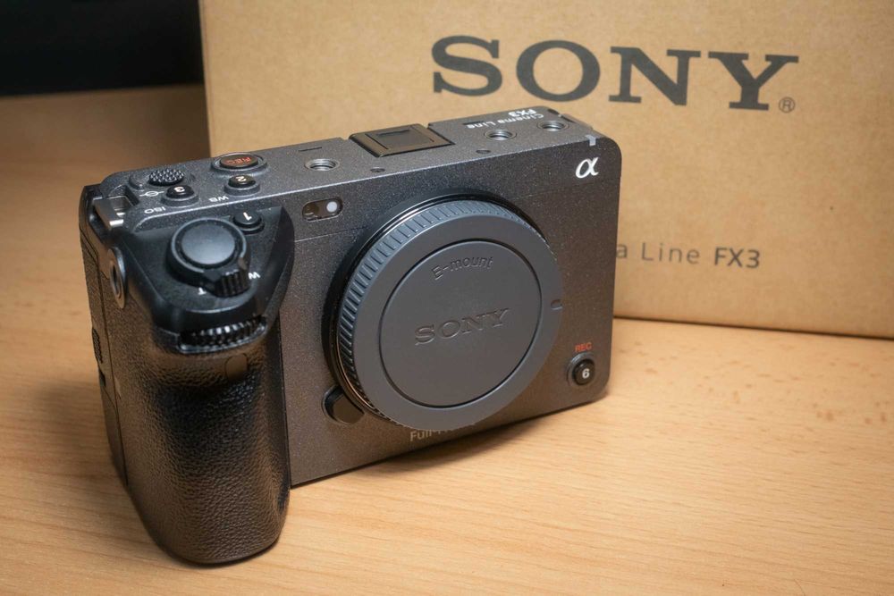 Sony FX3 + Допълнителна батерия