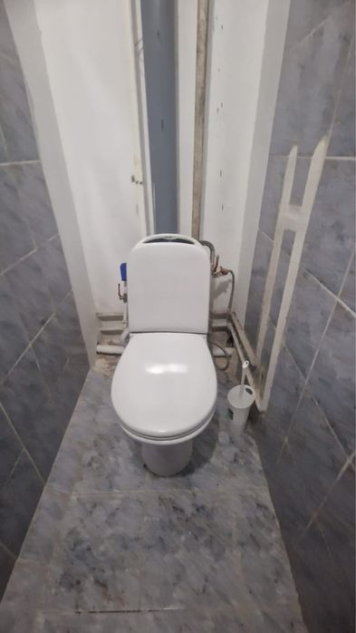 Продается б/у унитаз